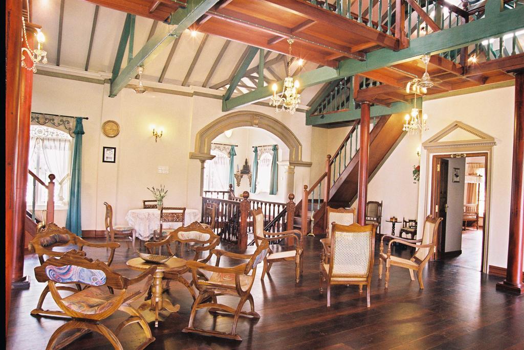 Manor House Hotel Embulpure Exterior photo